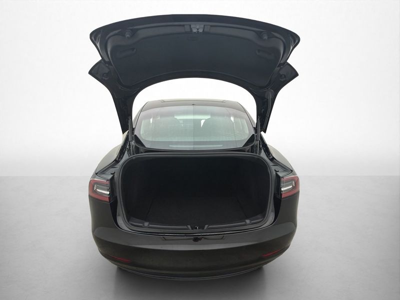 Tesla Model 3 bild 28