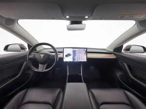 Tesla Model 3 bild 13