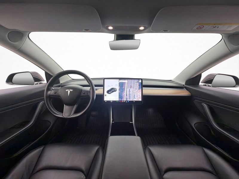 Tesla Model 3 bild 13