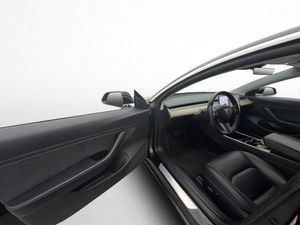 Tesla Model 3 bild 10