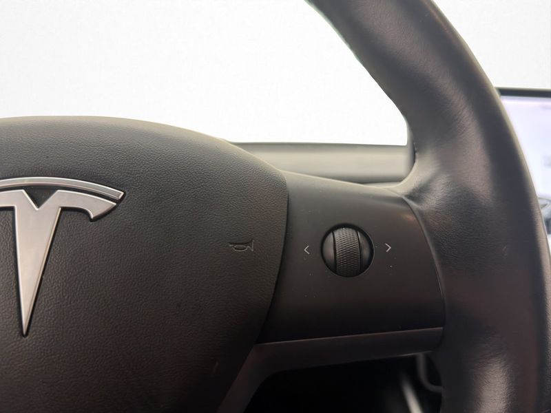 Tesla Model 3 bild 16