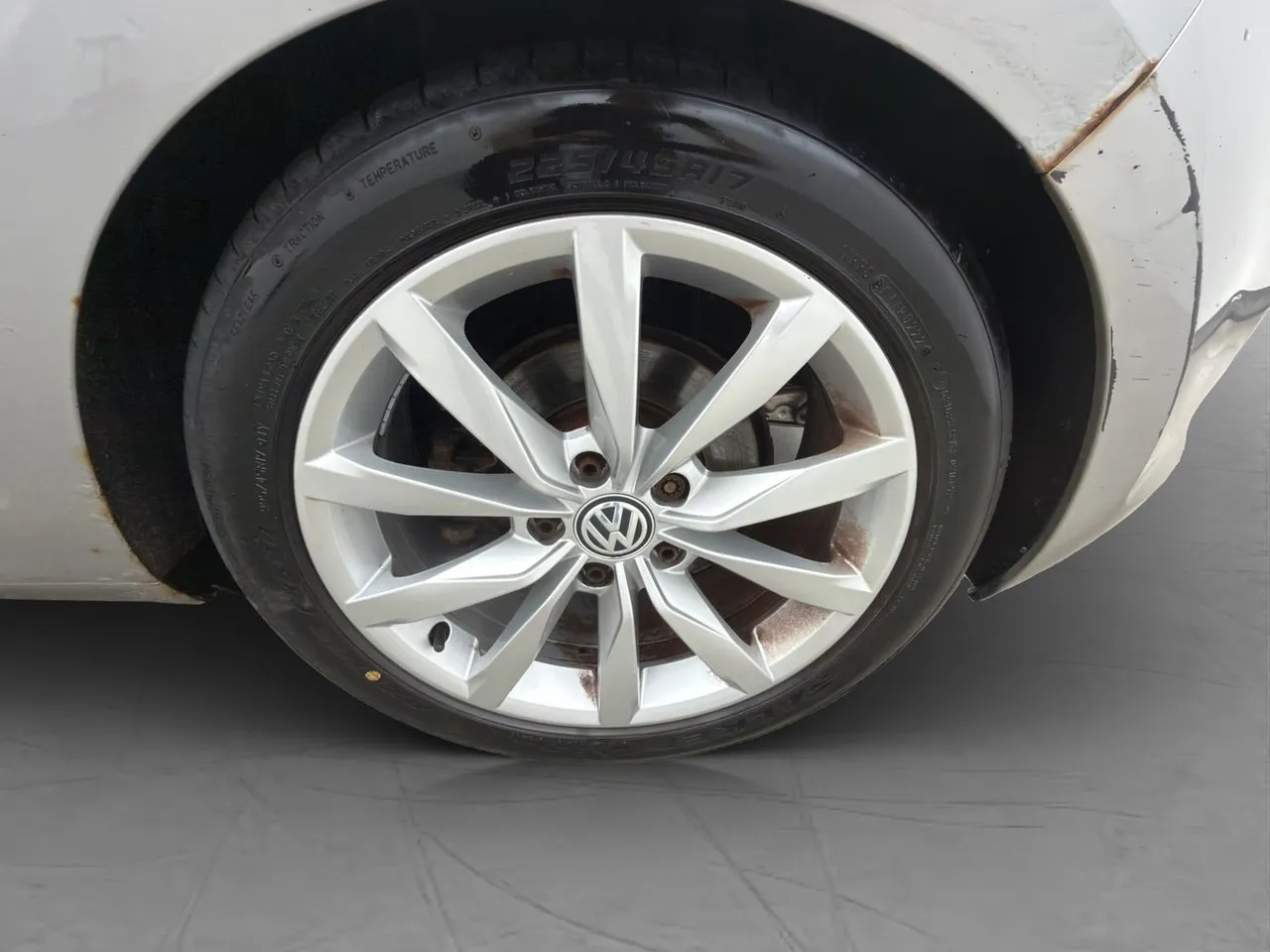 Vehicle image 25