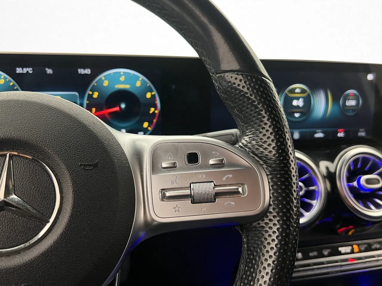 Vehicle image 20