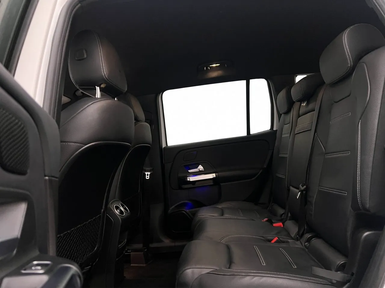 Vehicle image 32