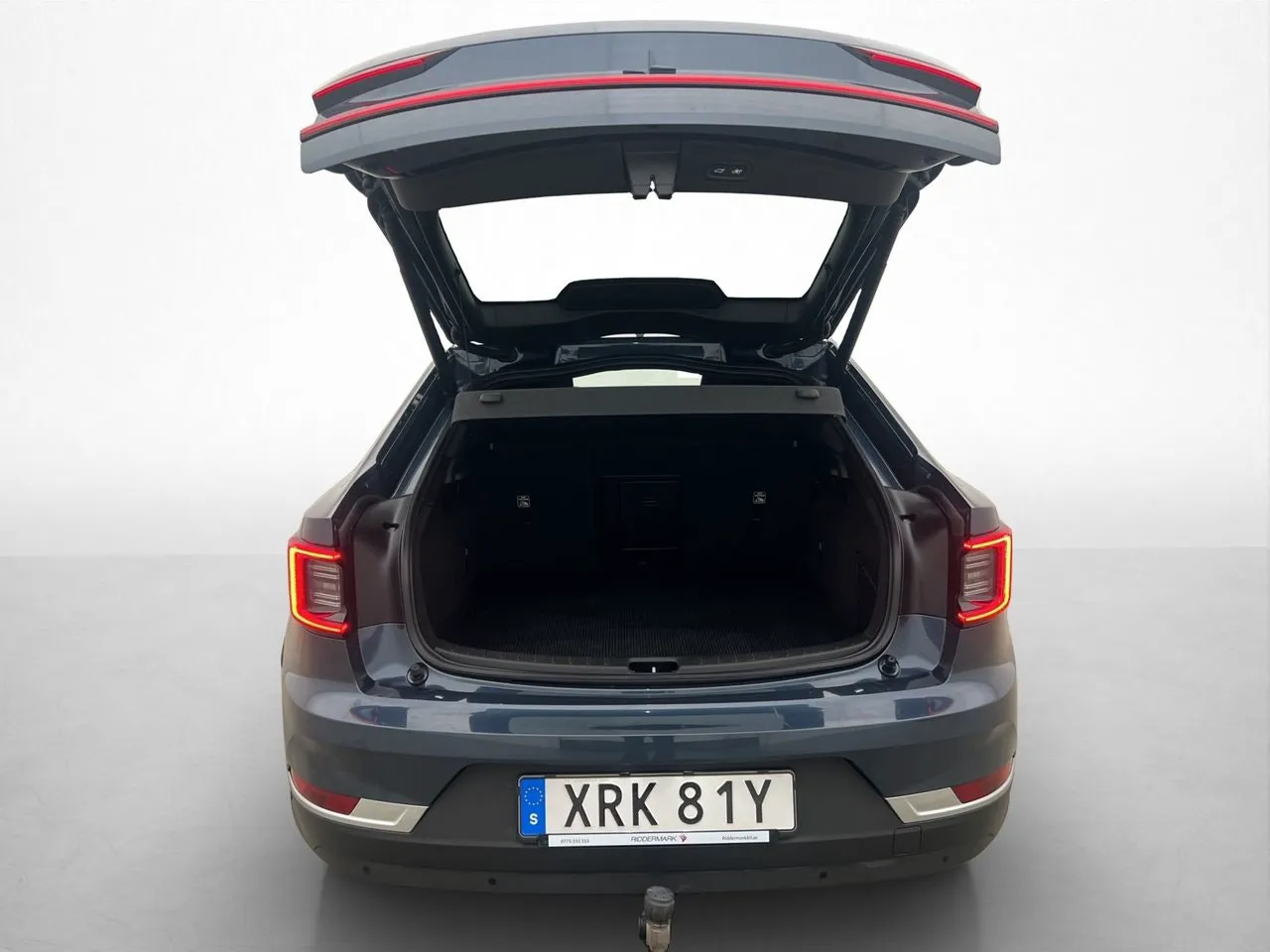 Vehicle image 32