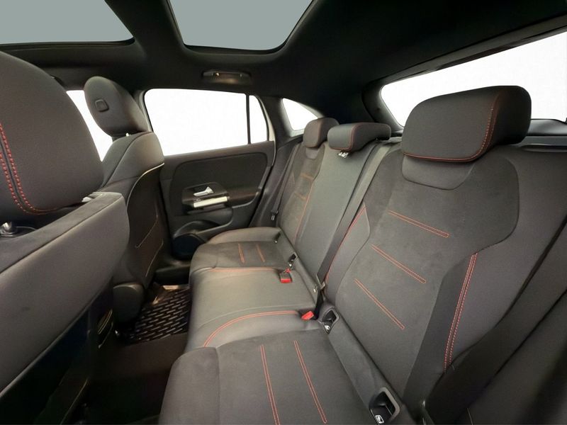 Mercedes GLA250 bild 32