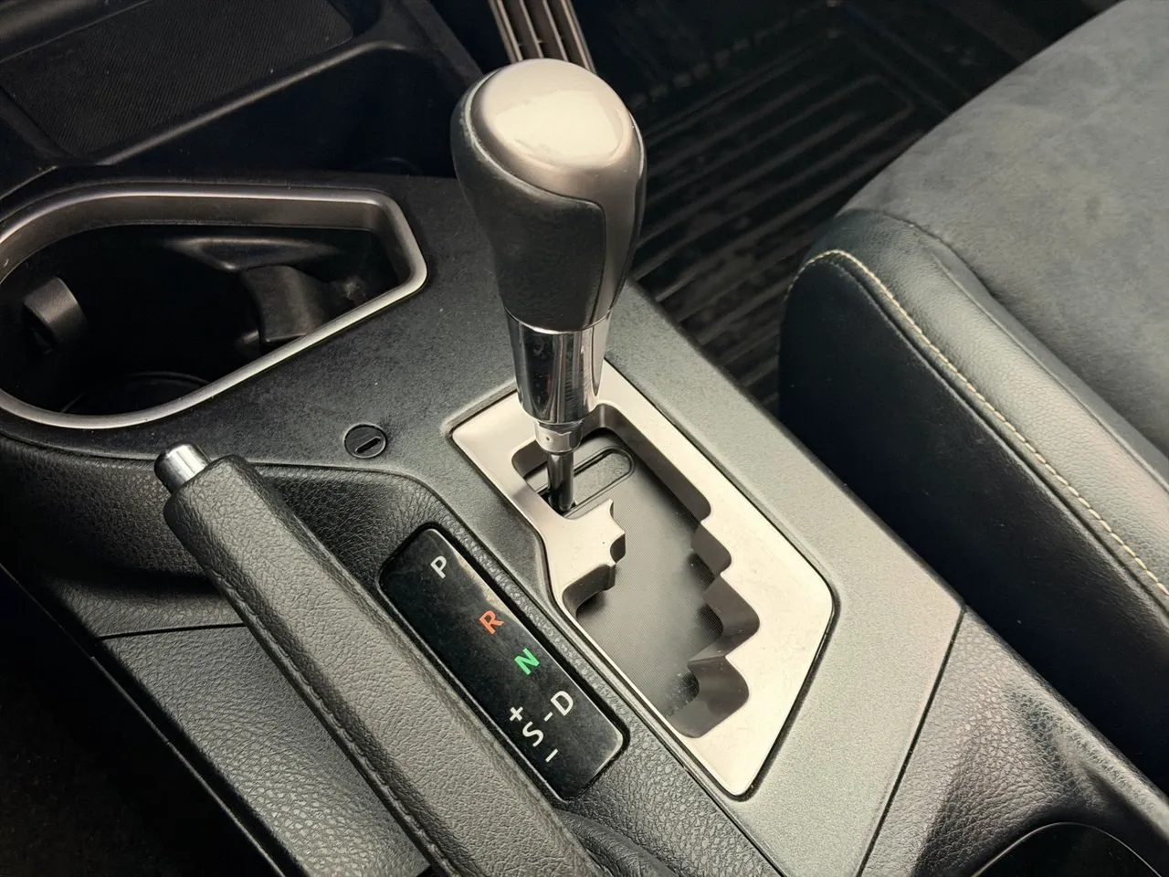 Vehicle image 25