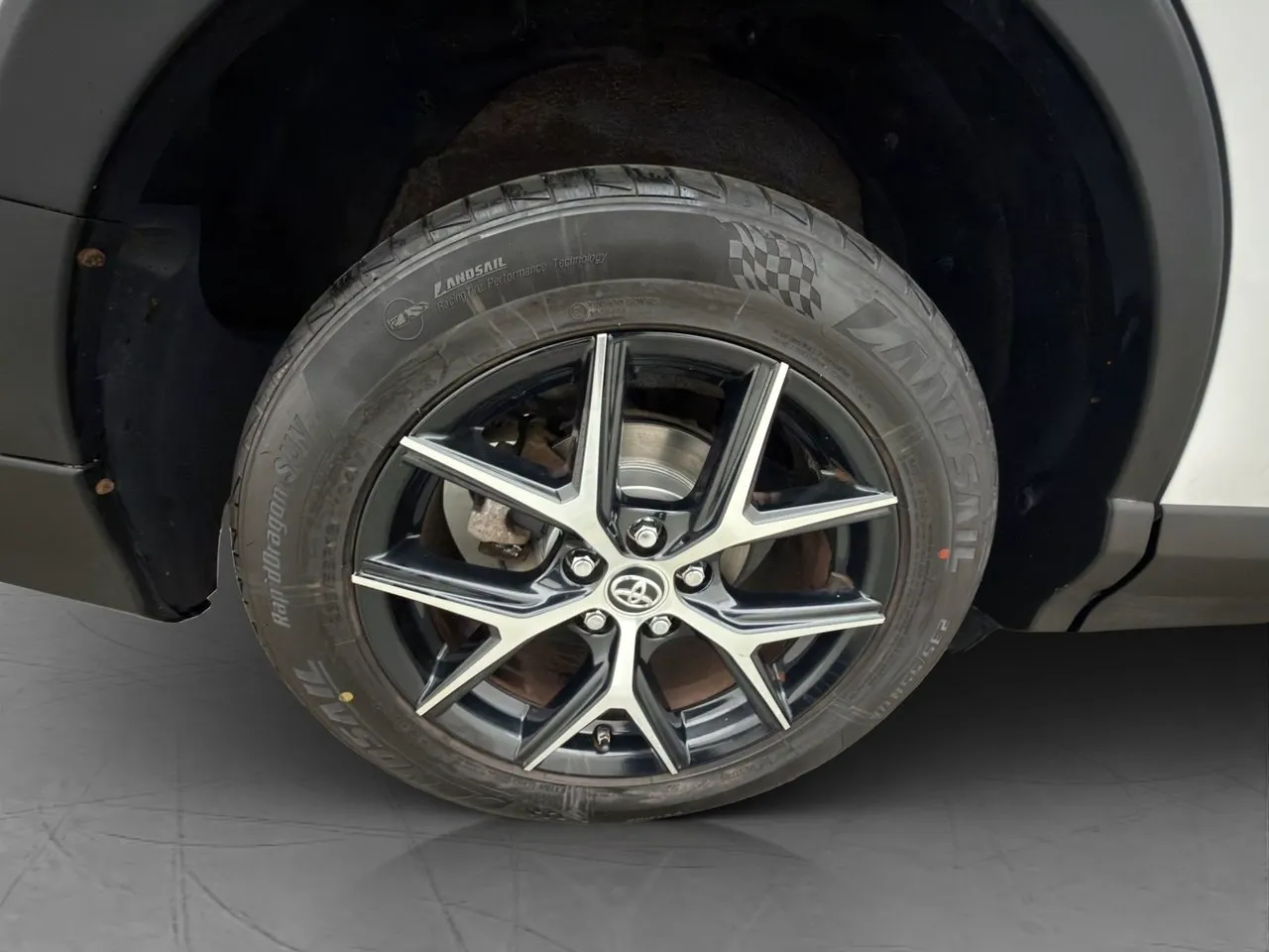 Vehicle image 33