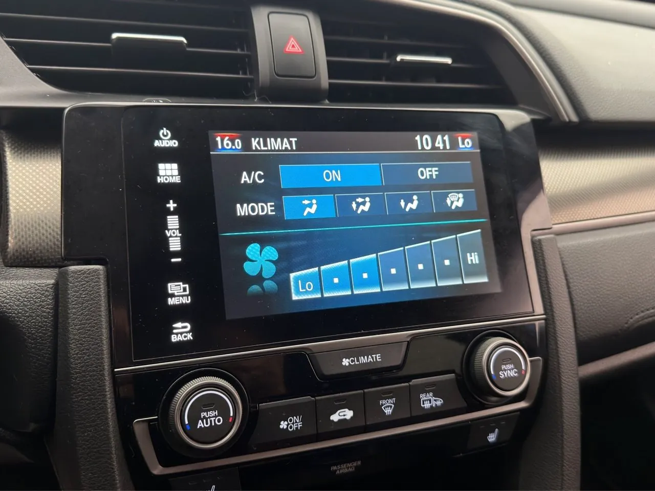 Vehicle image 21