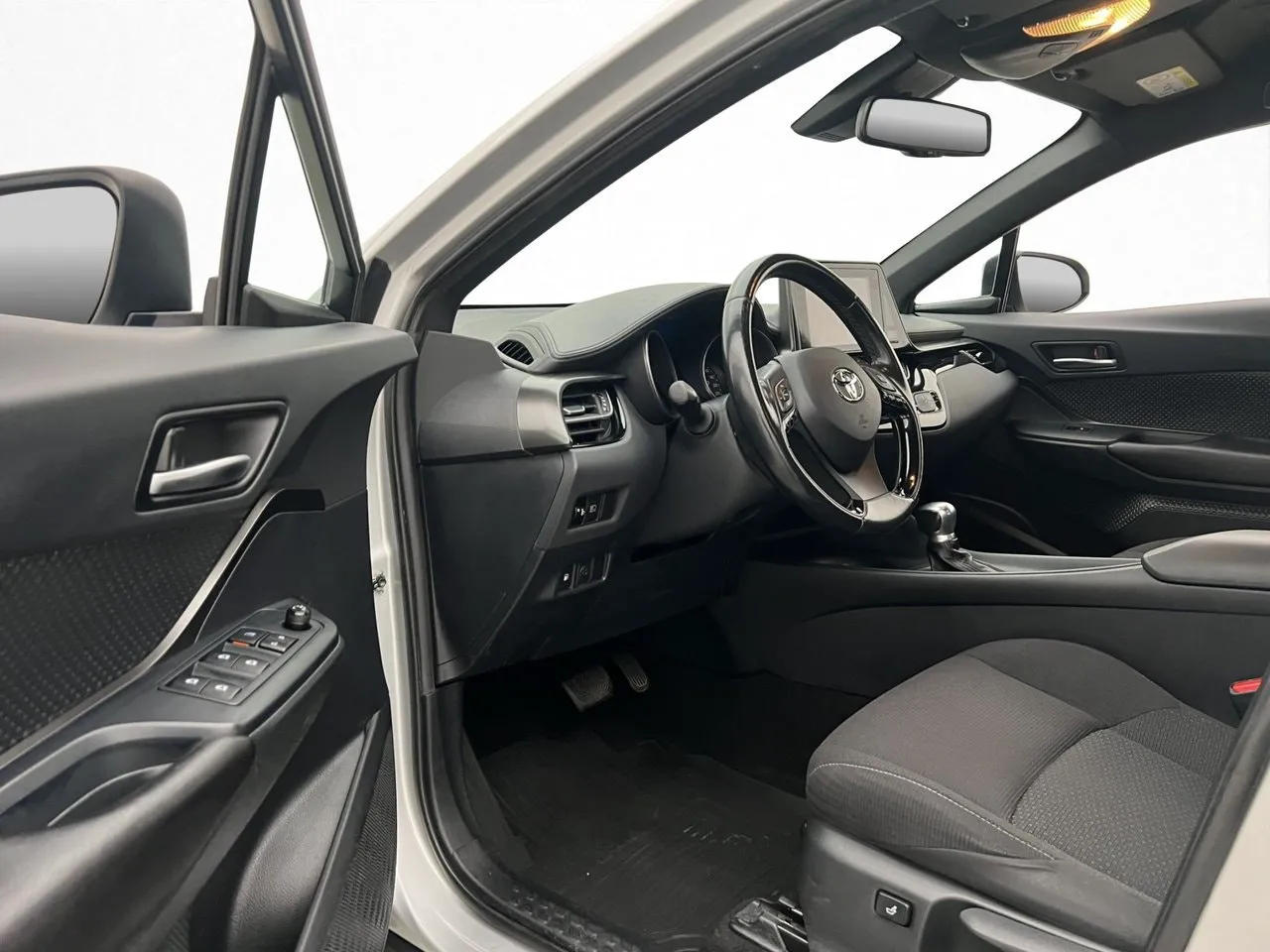 Vehicle image 7