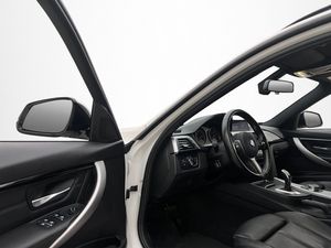 BMW 330 bild 11