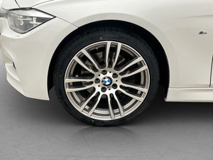 BMW 330 bild 28