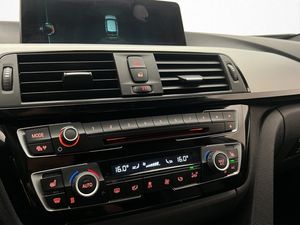 BMW 330 bild 21