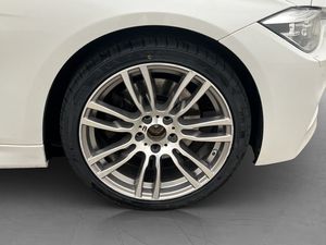 BMW 330 bild 29