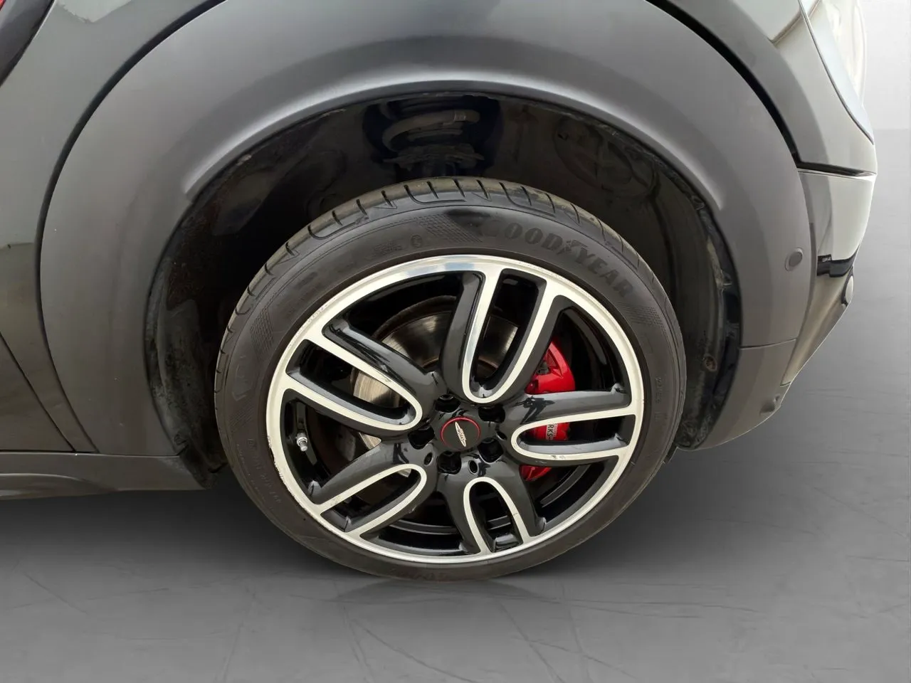 Vehicle image 35