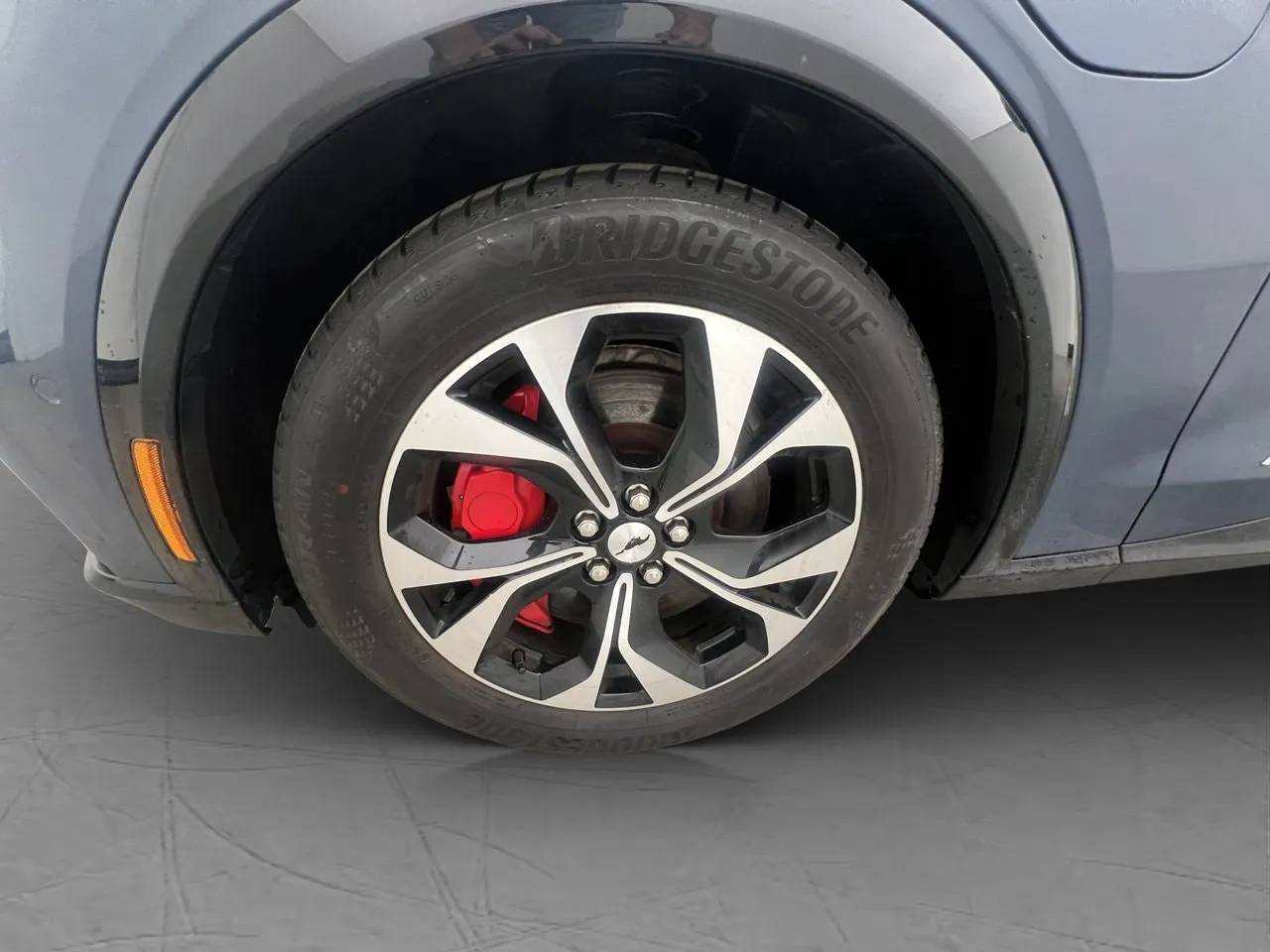 Vehicle image 32