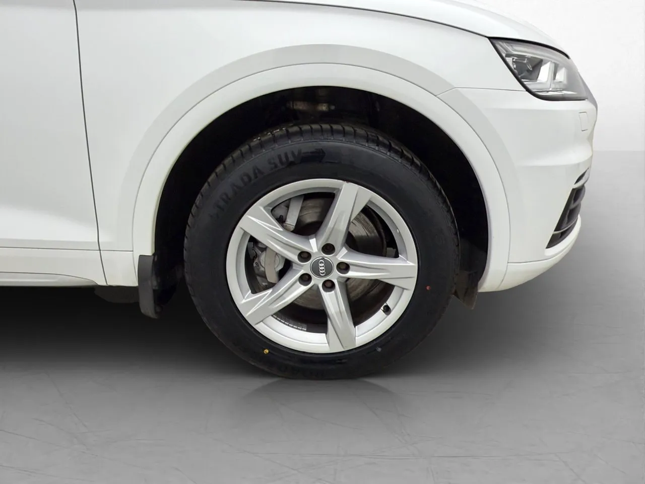 Vehicle image 30