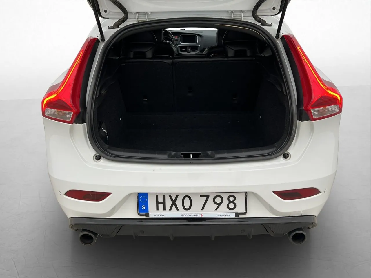 Vehicle image 21