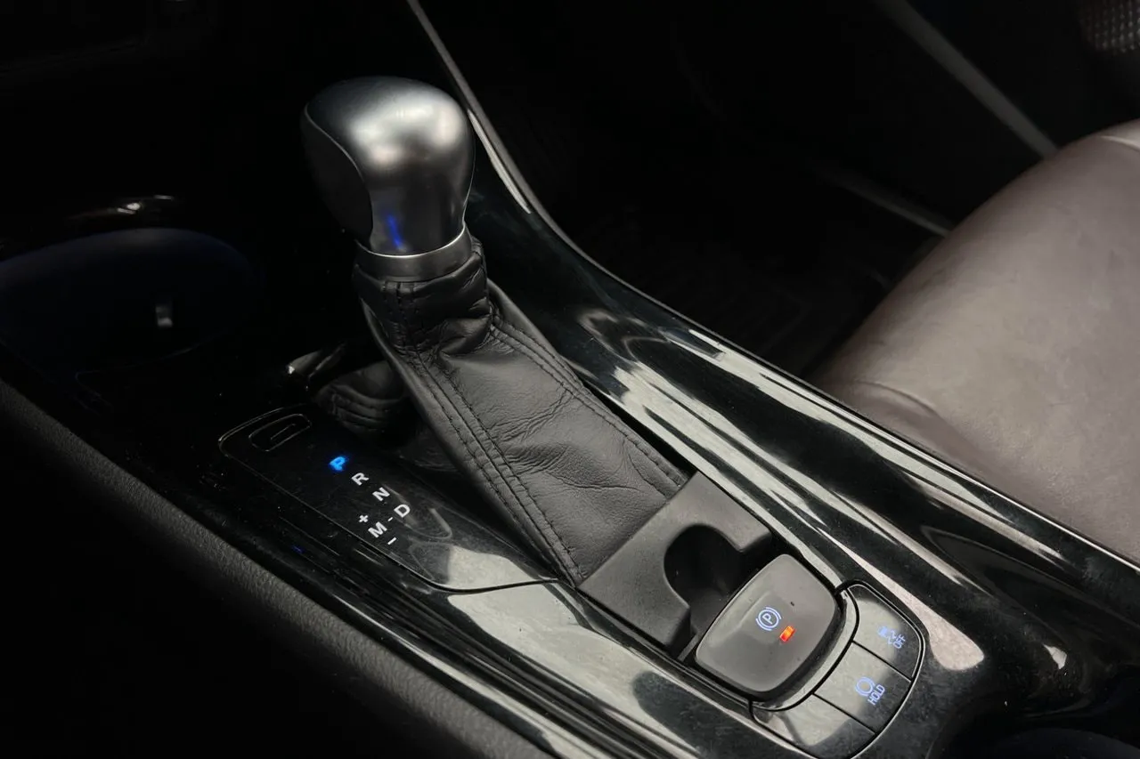 Vehicle image 21