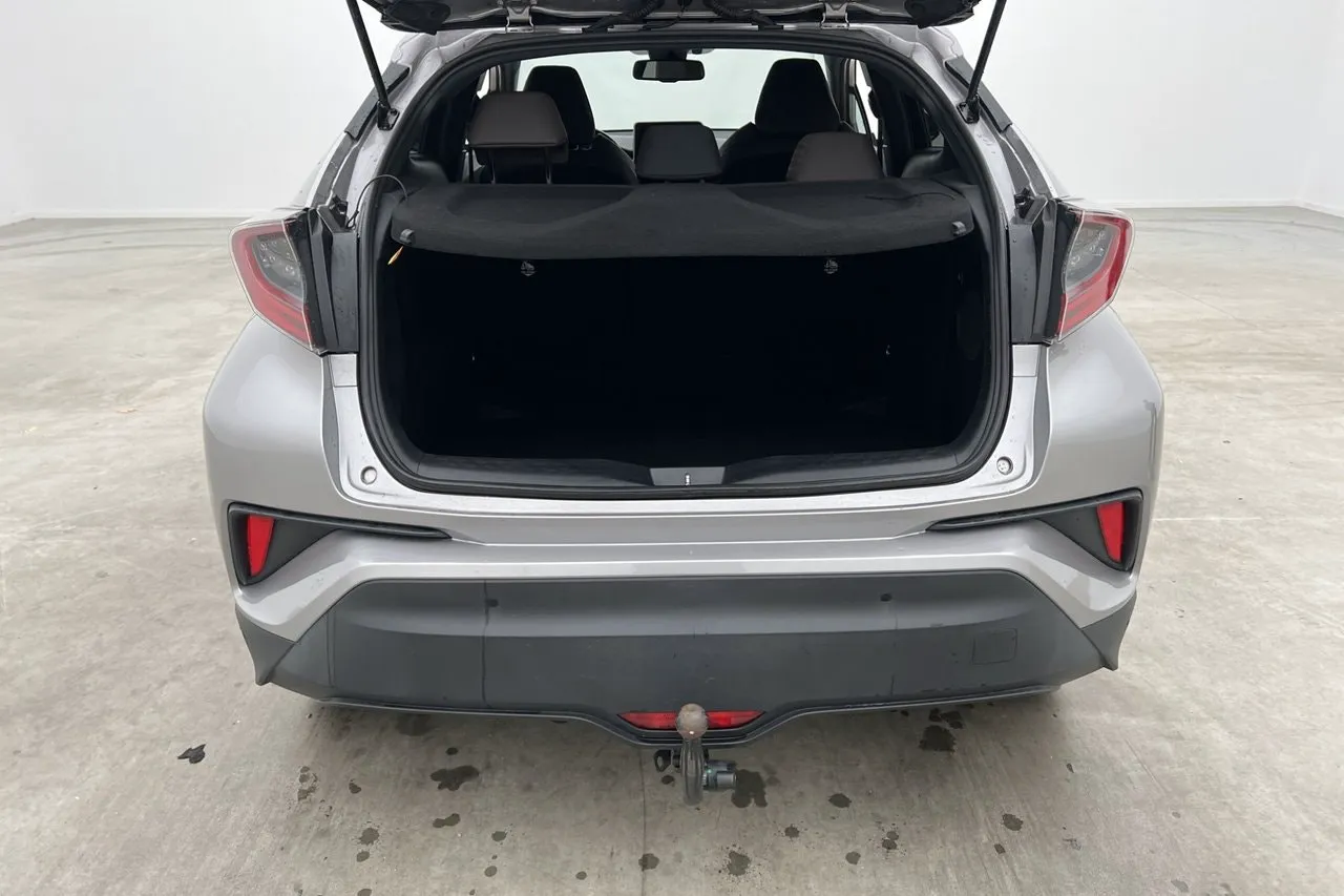 Vehicle image 25