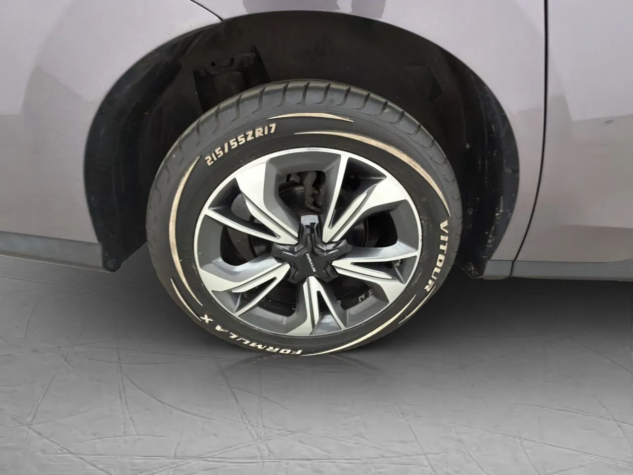 Vehicle image 30