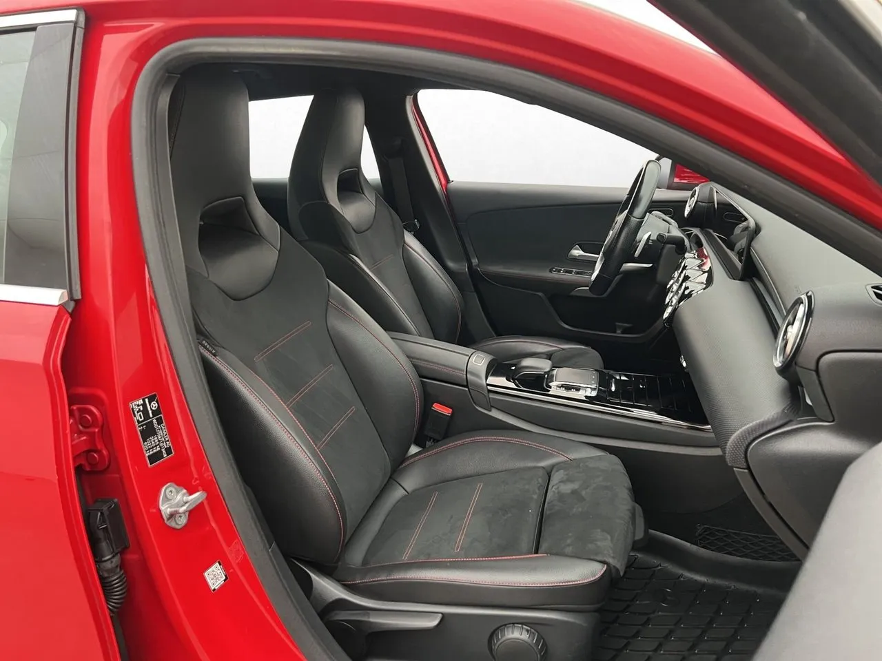Vehicle image 25