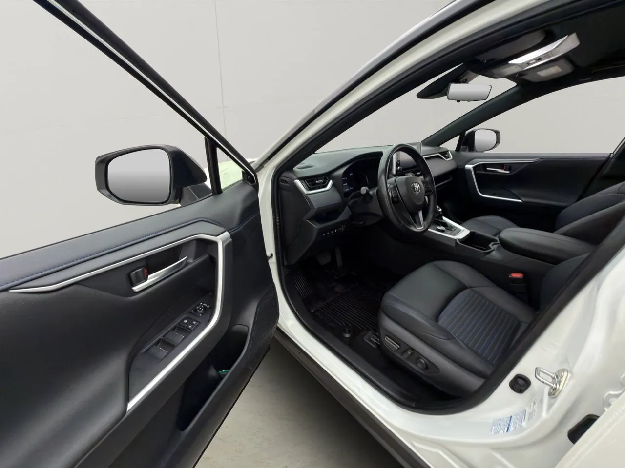Vehicle image 22