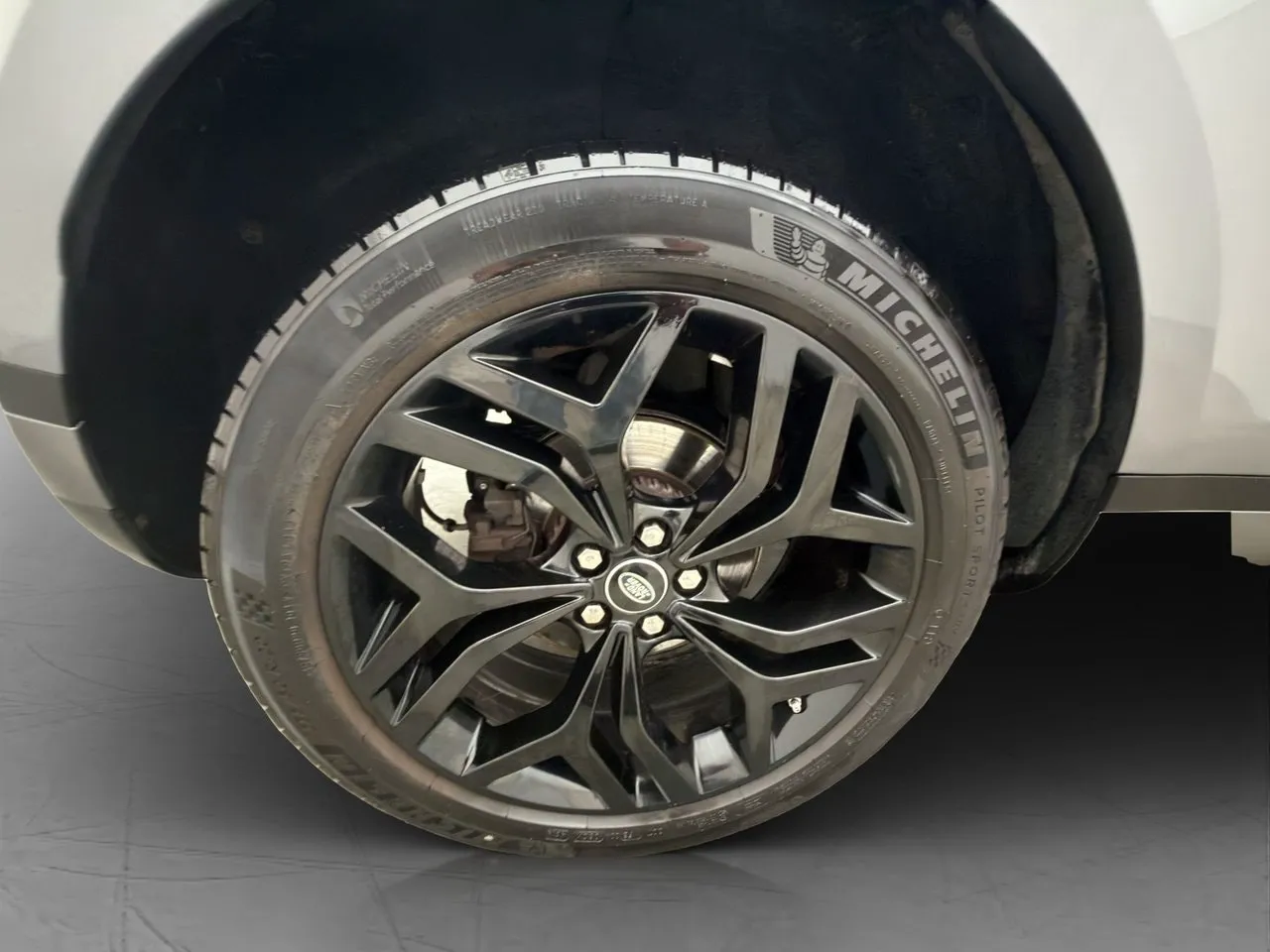 Vehicle image 33