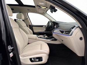 BMW X7 bild 25
