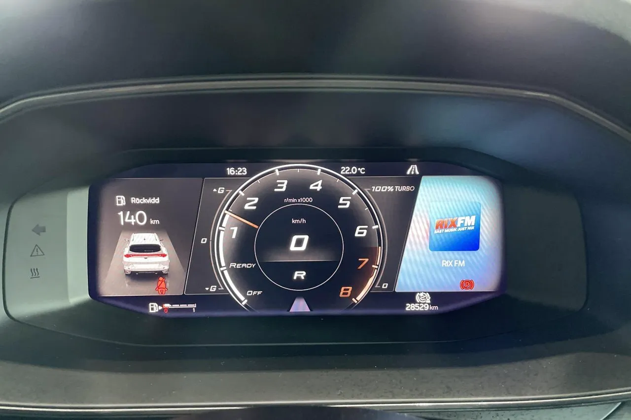 Vehicle image 18