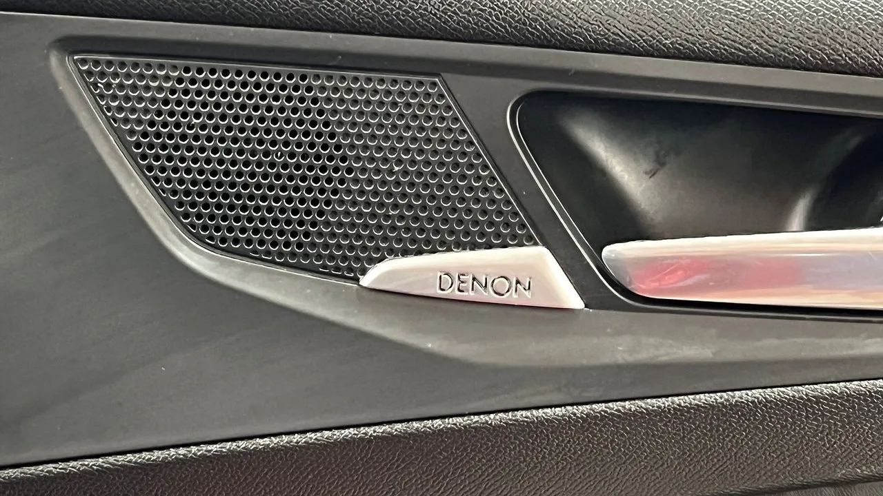 Vehicle image 21