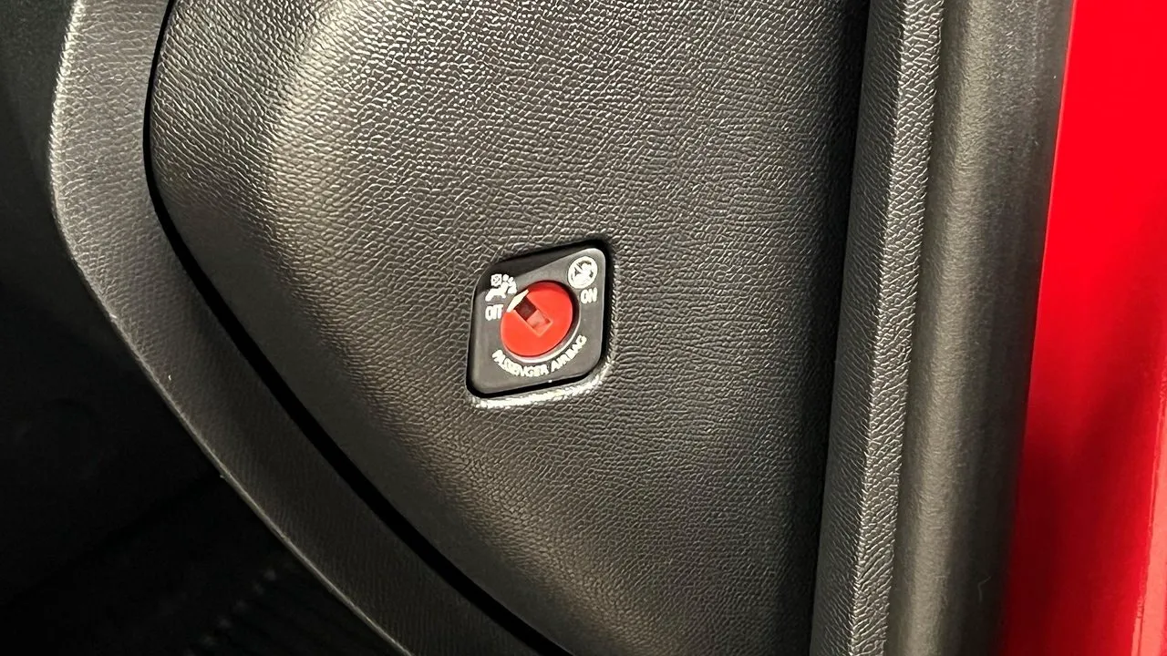 Vehicle image 25