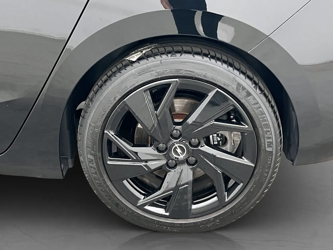 Vehicle image 30