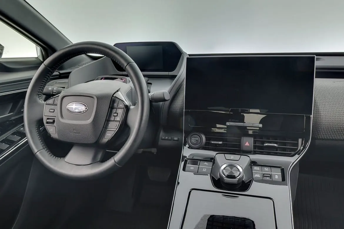 Vehicle image 15