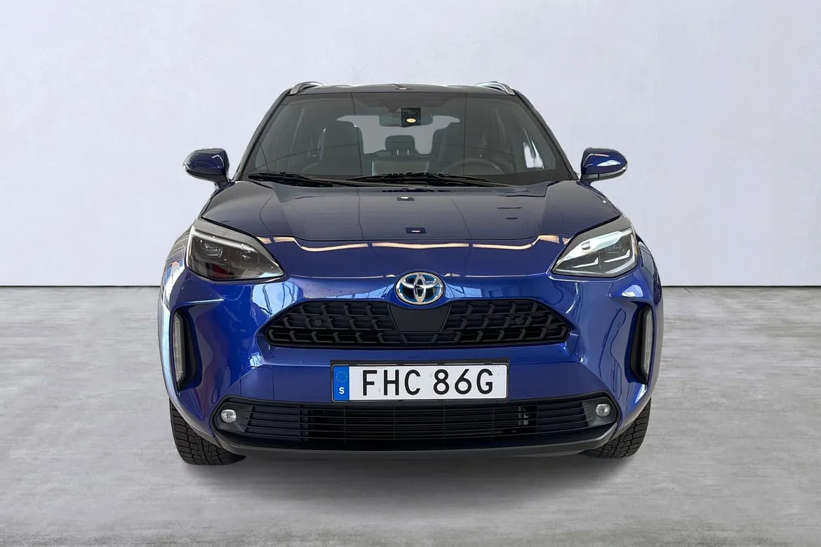 Vehicle image 6
