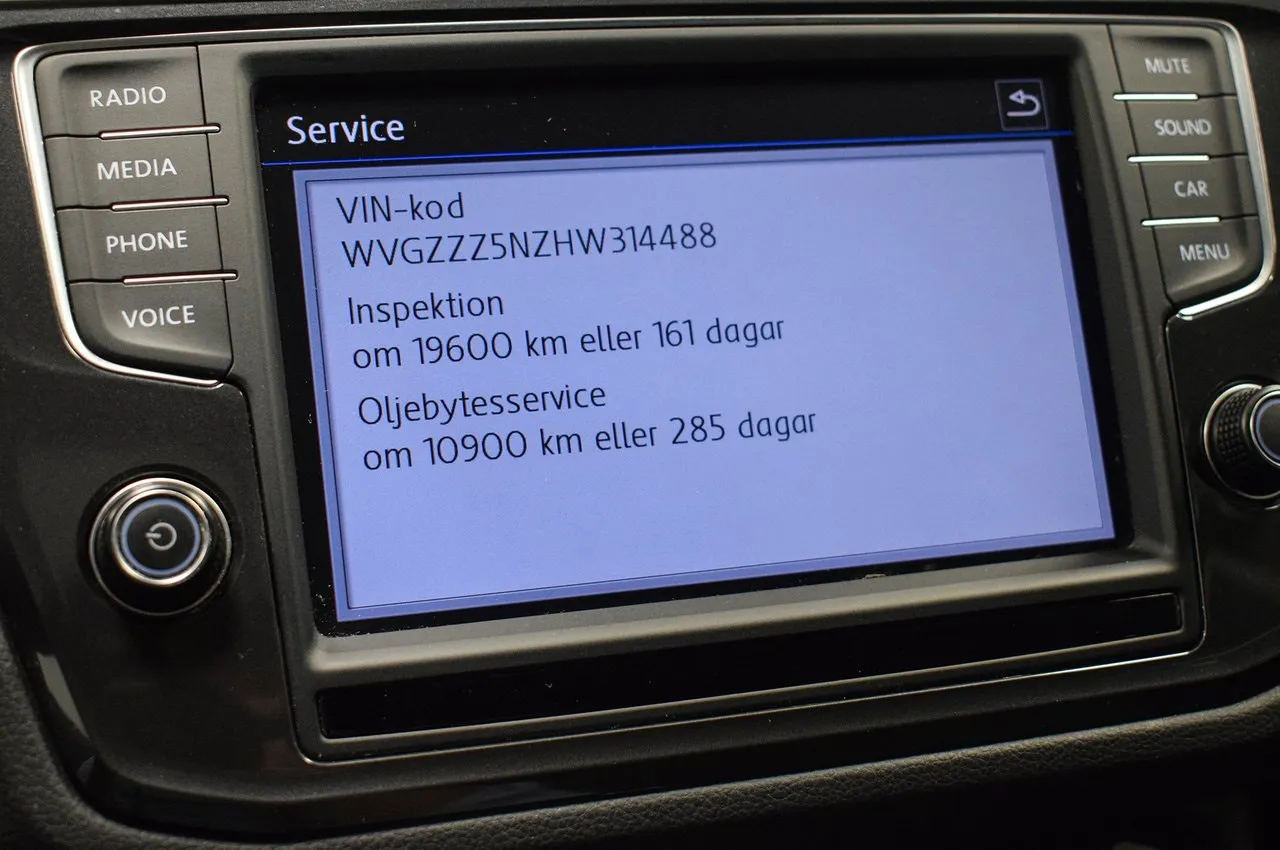Vehicle image 27