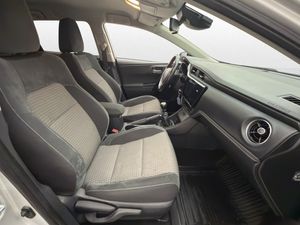 Toyota Auris bild 15