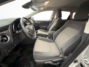 Toyota Auris bild 13