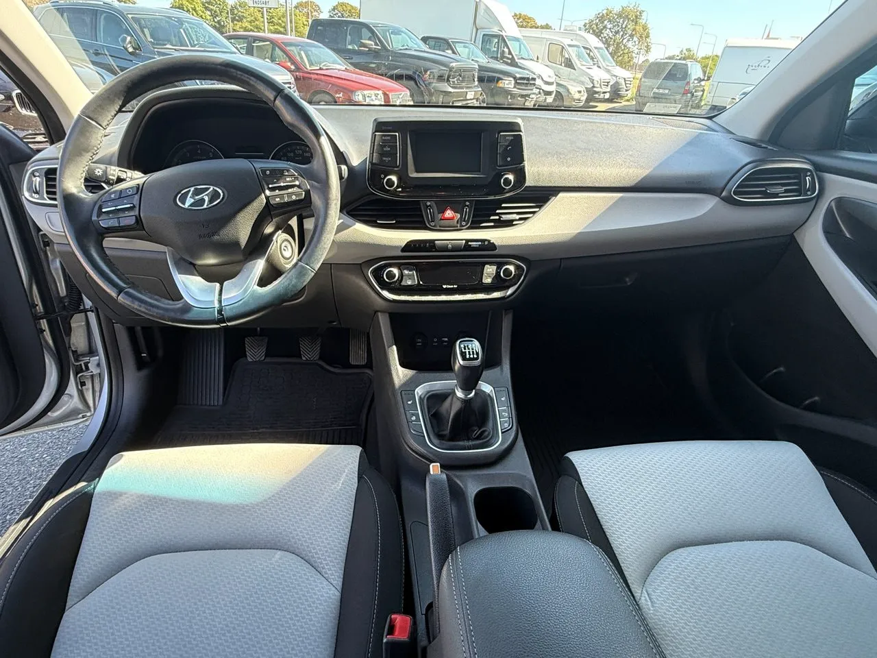 Vehicle image 10