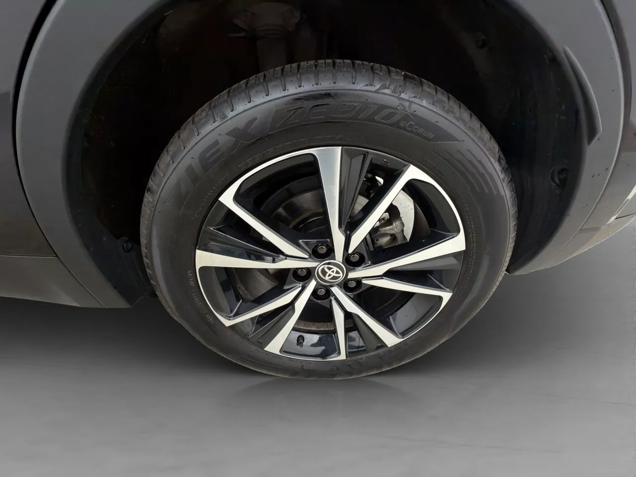 Vehicle image 32
