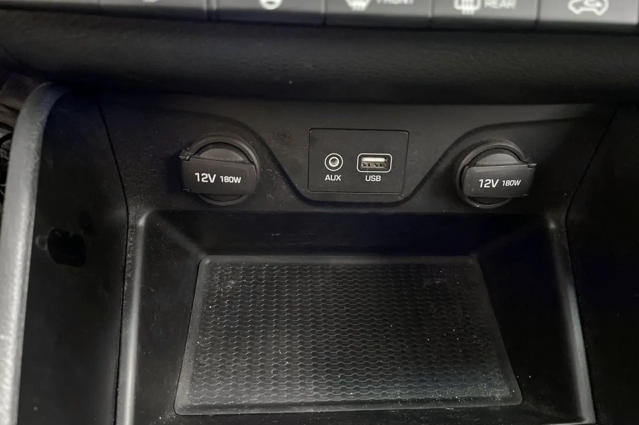 Vehicle image 25