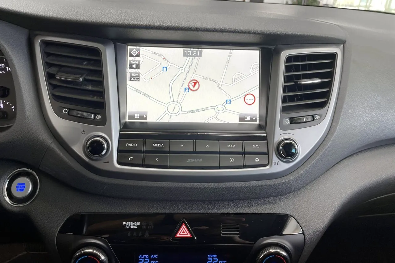 Vehicle image 23