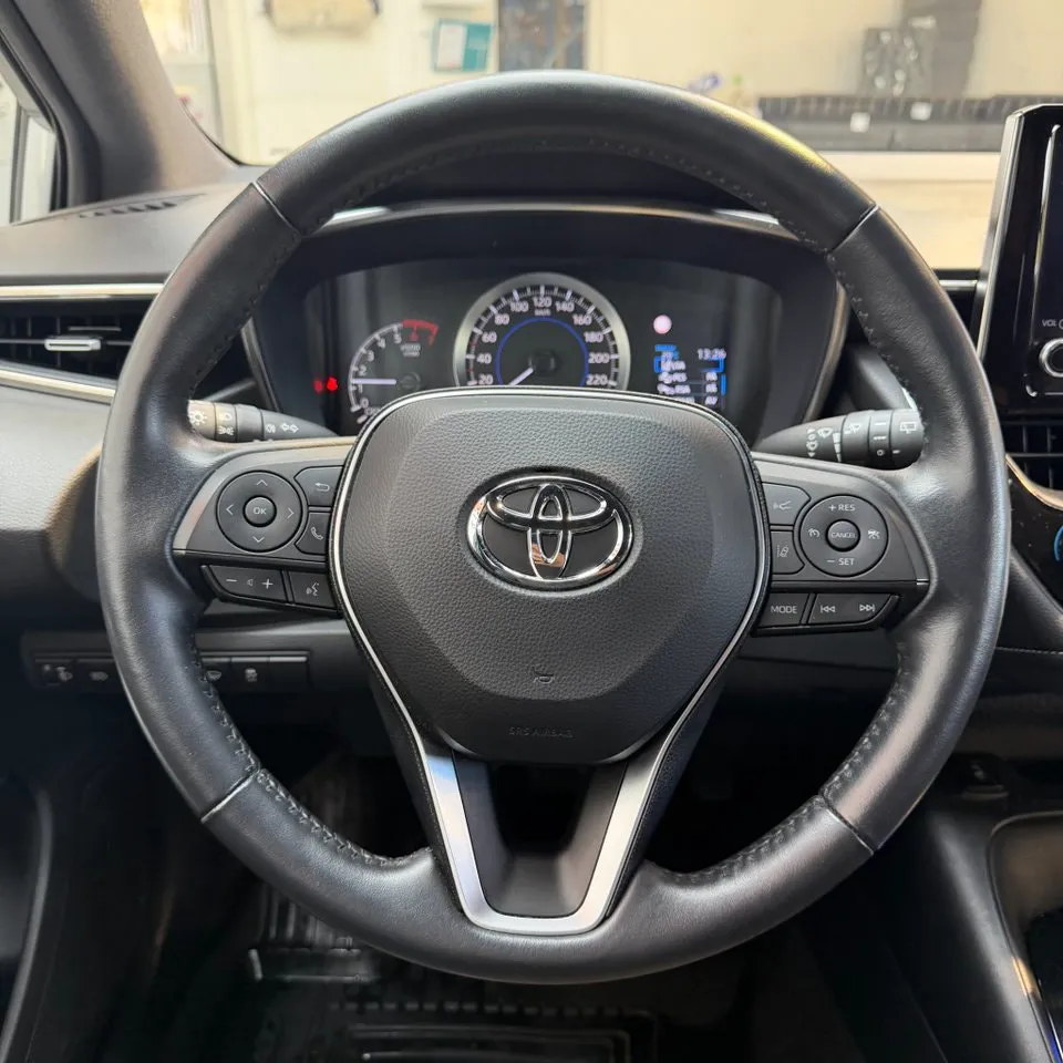 Vehicle image 9