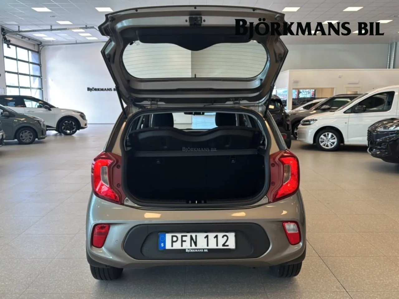 Vehicle image 13