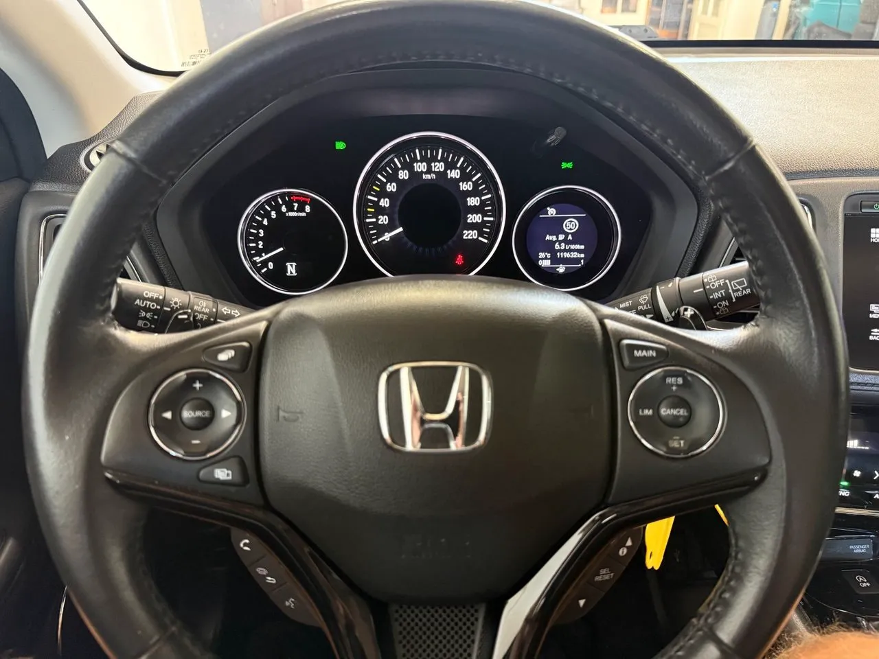 Vehicle image 14