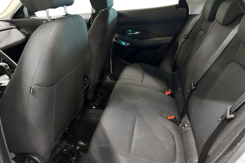 Jaguar E-Pace bild 16