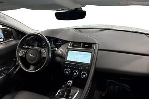 Jaguar E-Pace bild 15