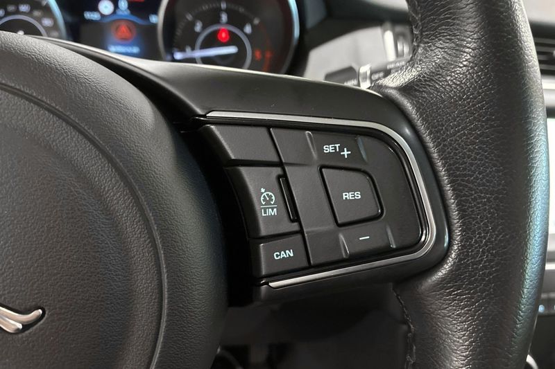 Jaguar E-Pace bild 22