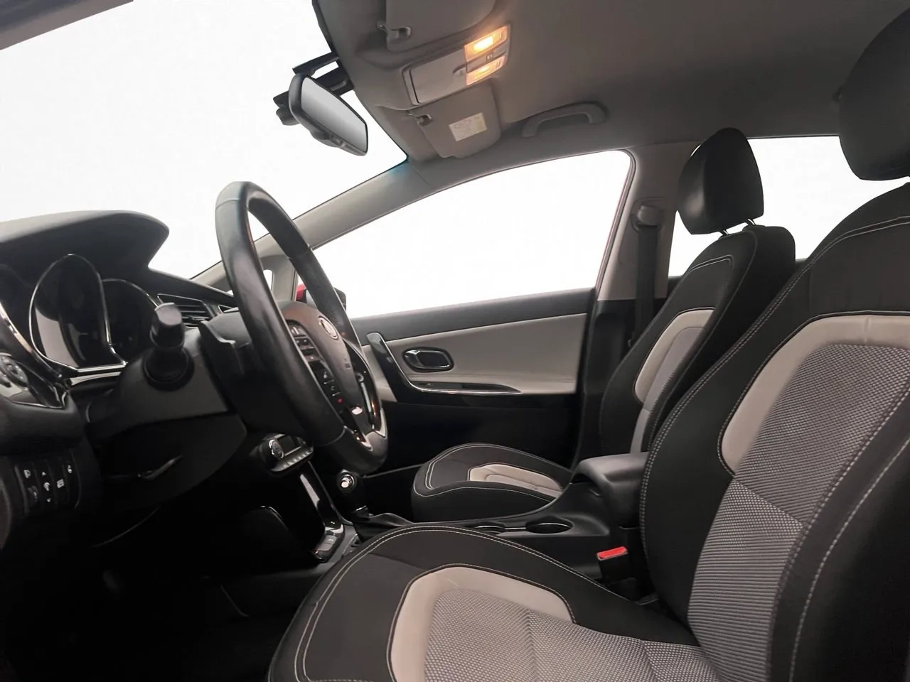 Vehicle image 25