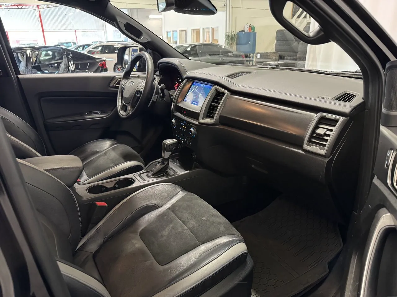 Vehicle image 14